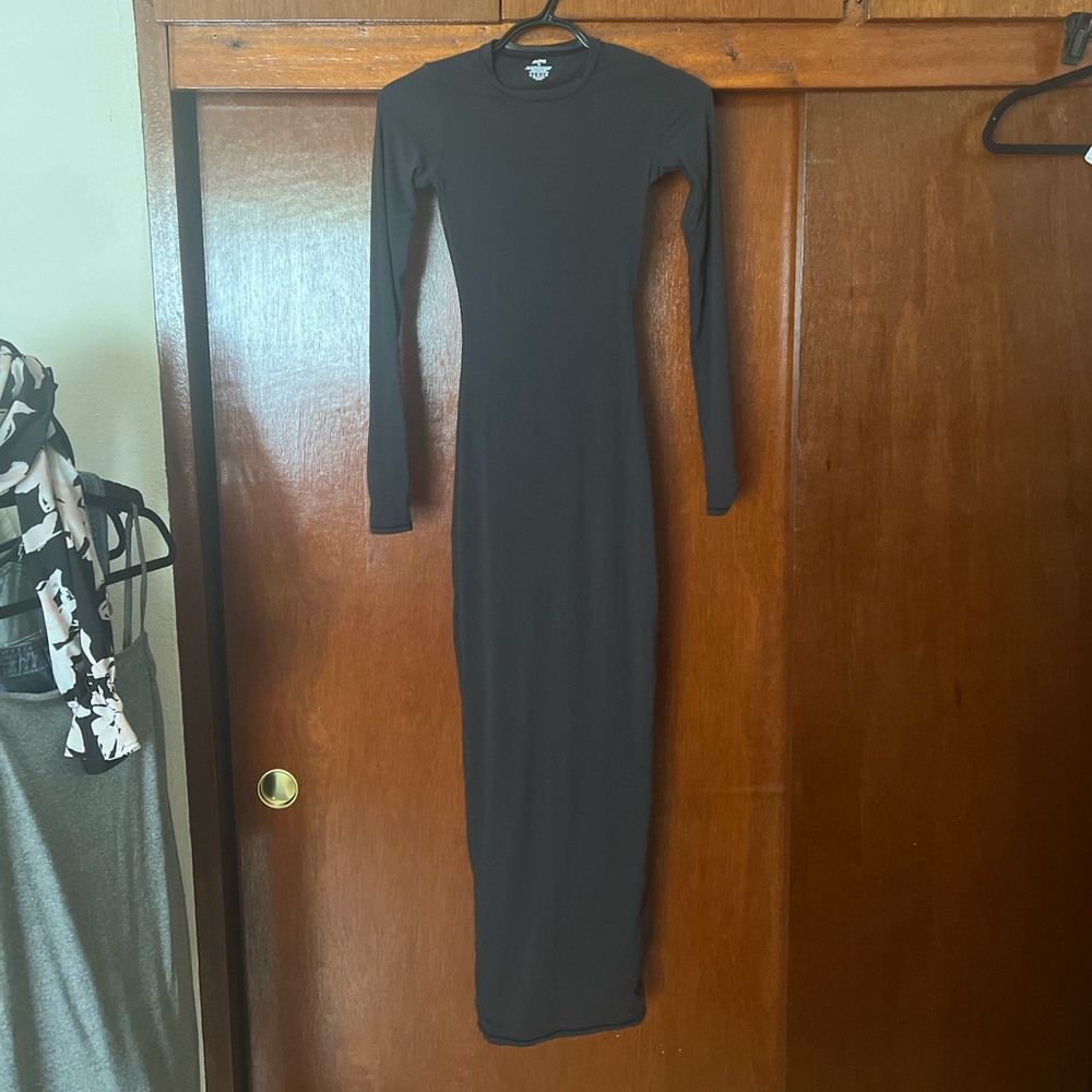 SKIMS FITS EVERYBODY CREW NECK LONG SLEEVE DRESS